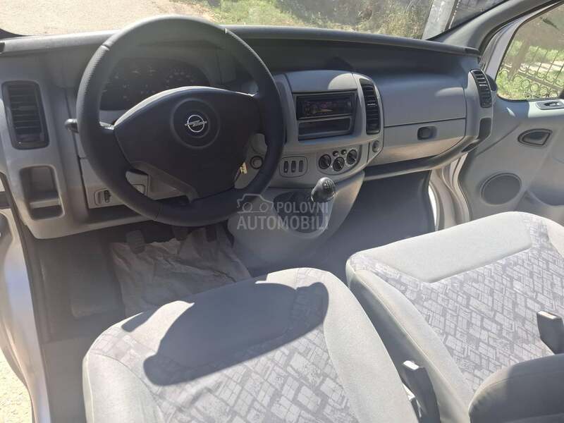 Opel Vivaro 1.9 DTI  9. sedista