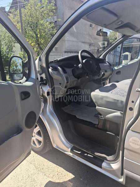 Opel Vivaro 1.9 DTI  9. sedista