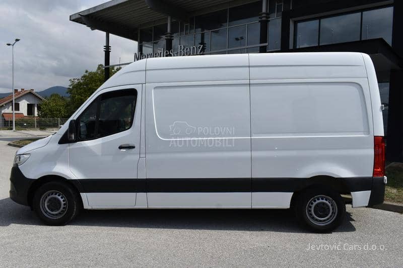 Mercedes Benz Sprinter 311 L2H2