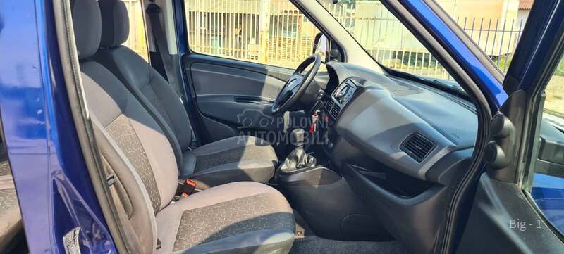 Fiat Doblo putnicki 2 bocna