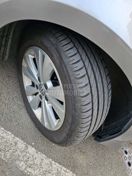 Volkswagen Golf 7 1.6 highline