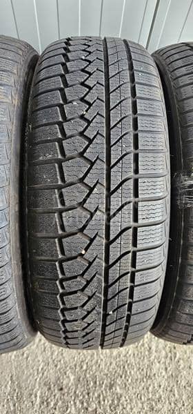 Westlake 215/60 R17 Zimska