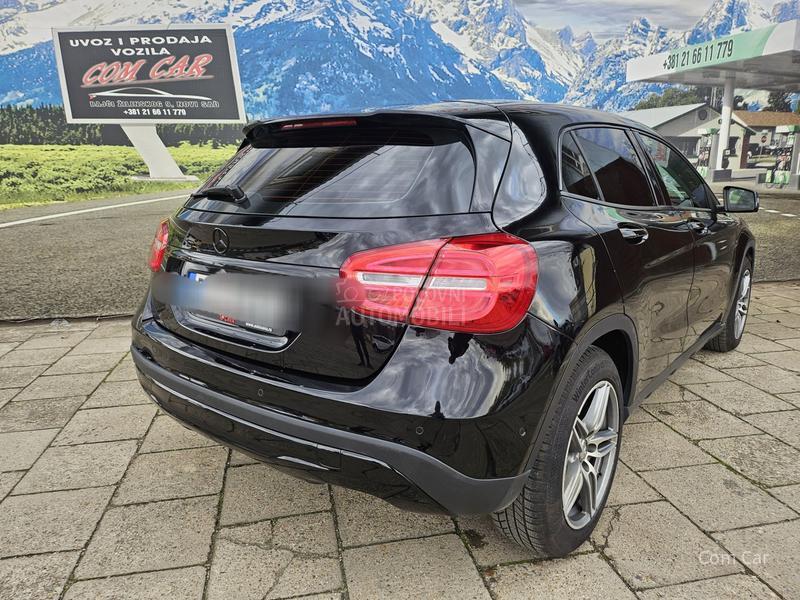 Mercedes Benz GLA 180 LED/ N A V I /80 k w