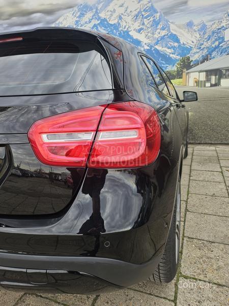 Mercedes Benz GLA 180 LED/ N A V I /80 k w