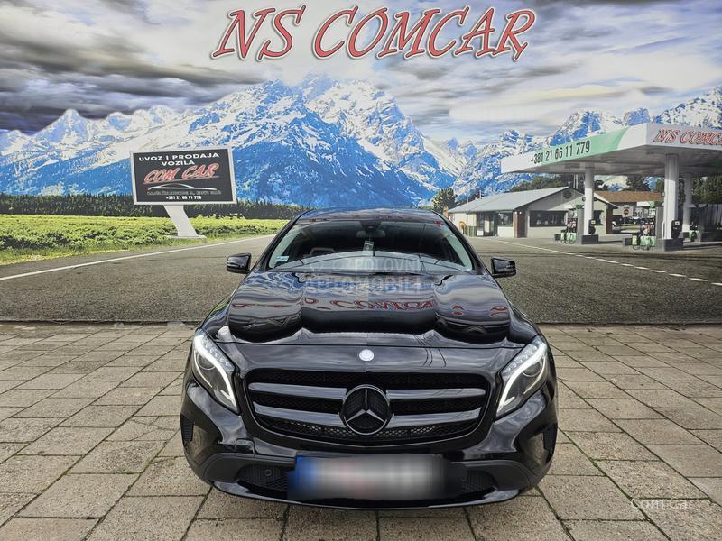 Mercedes Benz GLA 180 LED/ N A V I /80 k w