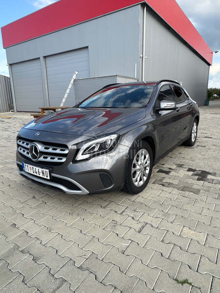 Mercedes Benz GLA 180 