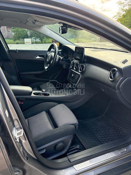 Mercedes Benz GLA 180 