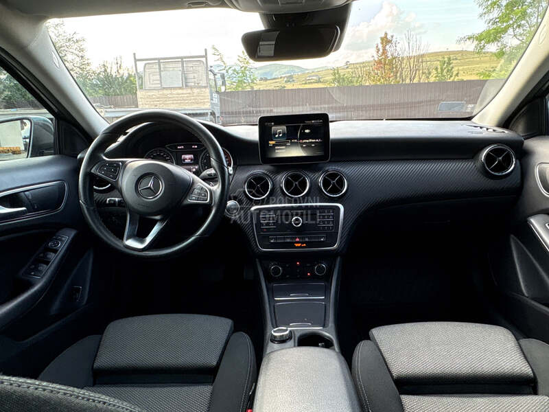 Mercedes Benz GLA 180 