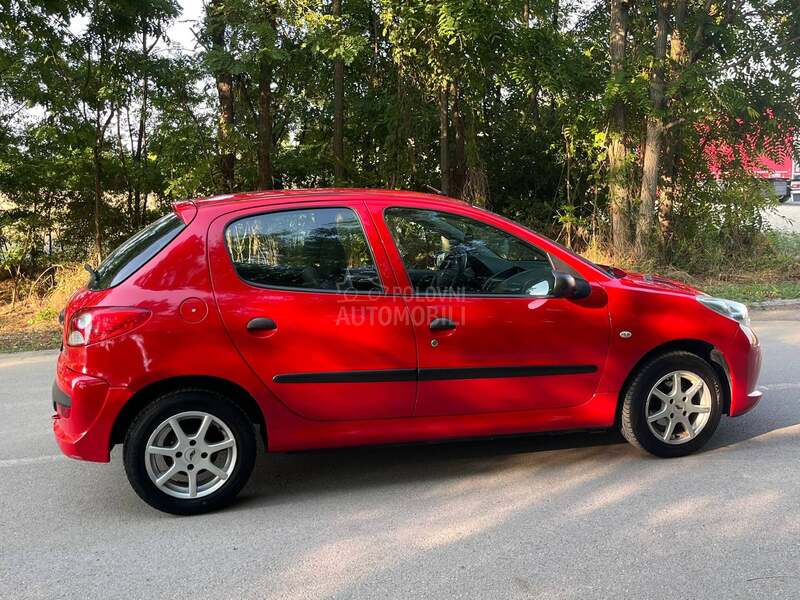 Peugeot 206 plus 5.5.0.0.0.k.m.