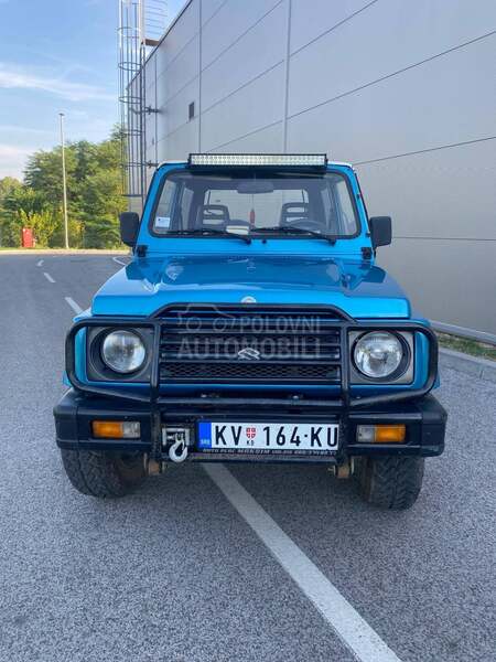 Suzuki SJ Samurai 