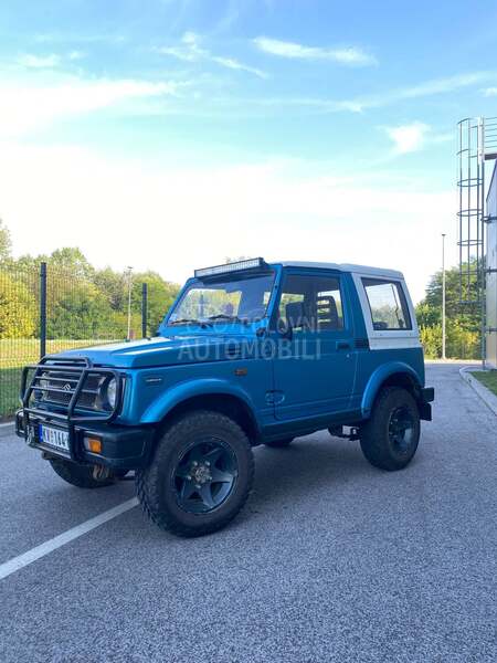 Suzuki SJ Samurai 