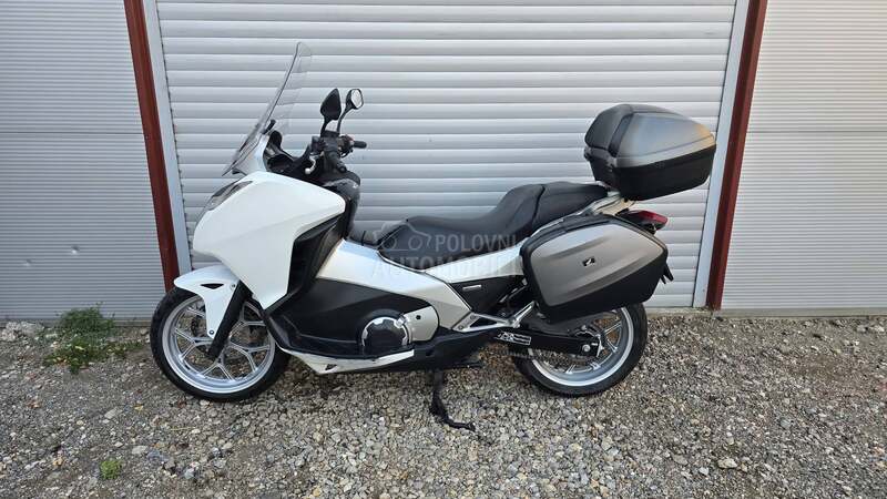 Honda Integra 700