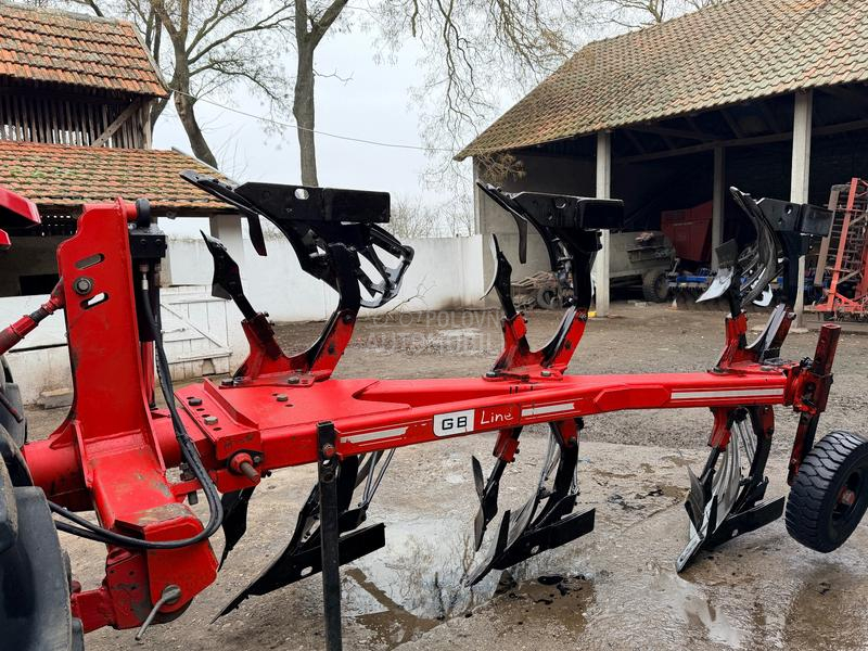 Gregoire Besson Trobrazni plug