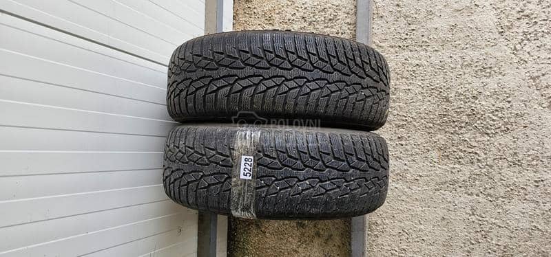 Nokian 205/60 R16 Zimska