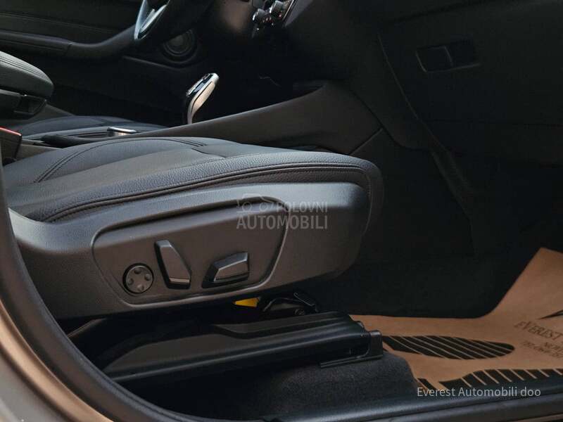 BMW X1 2.0D/HuD/Pano/HK