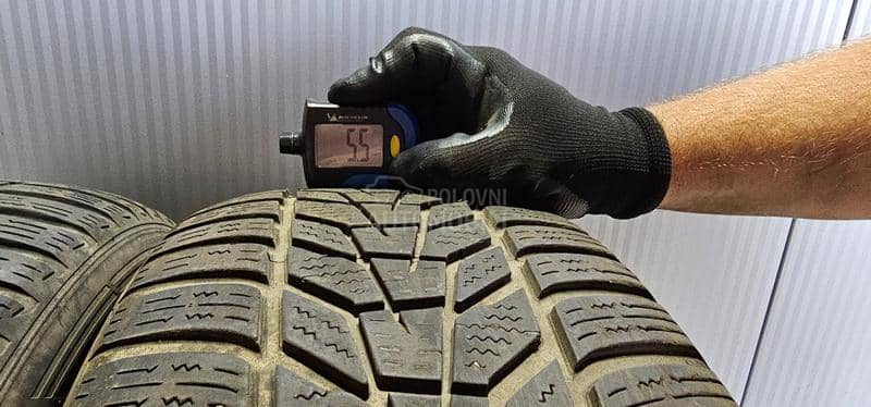 Hankook 215/55 R18 Zimska