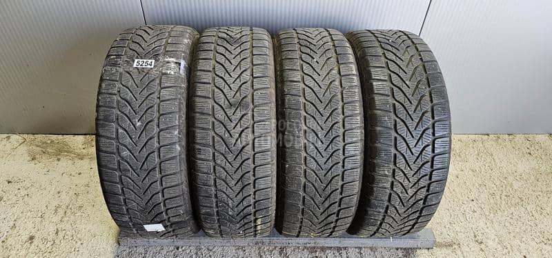 Lassa 215/60 R17 Zimska