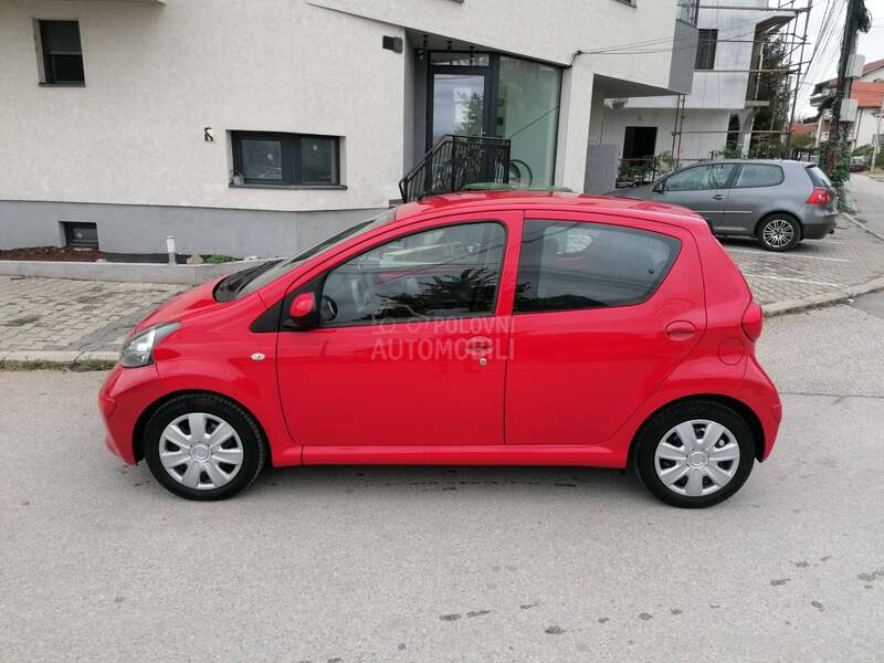 Toyota Aygo 1.0i COOL CH
