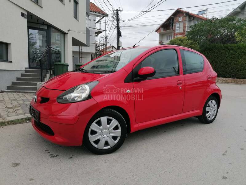 Toyota Aygo 1.0i COOL CH