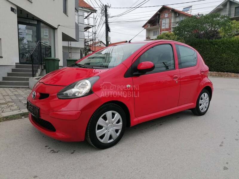 Toyota Aygo 1.0i COOL CH