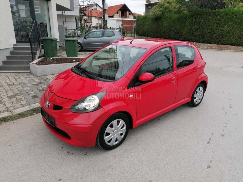 Toyota Aygo 1.0i COOL CH
