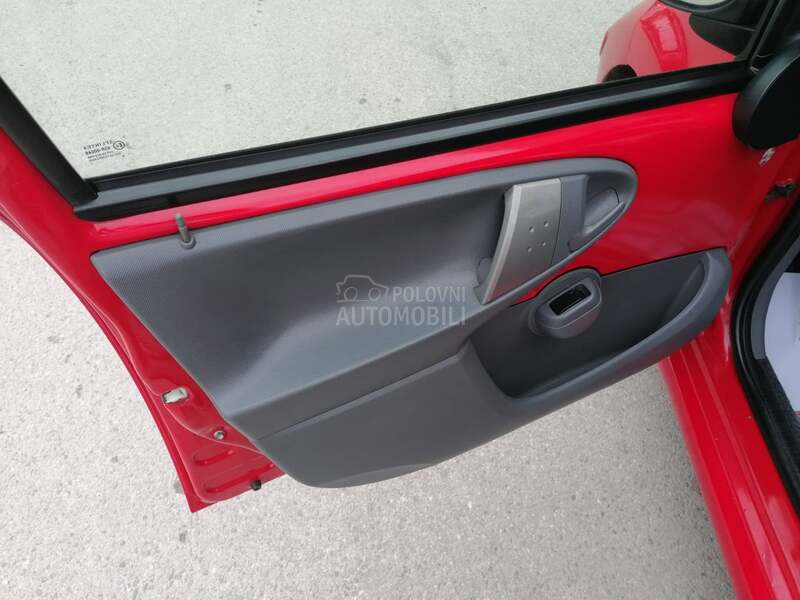 Toyota Aygo 1.0i COOL CH