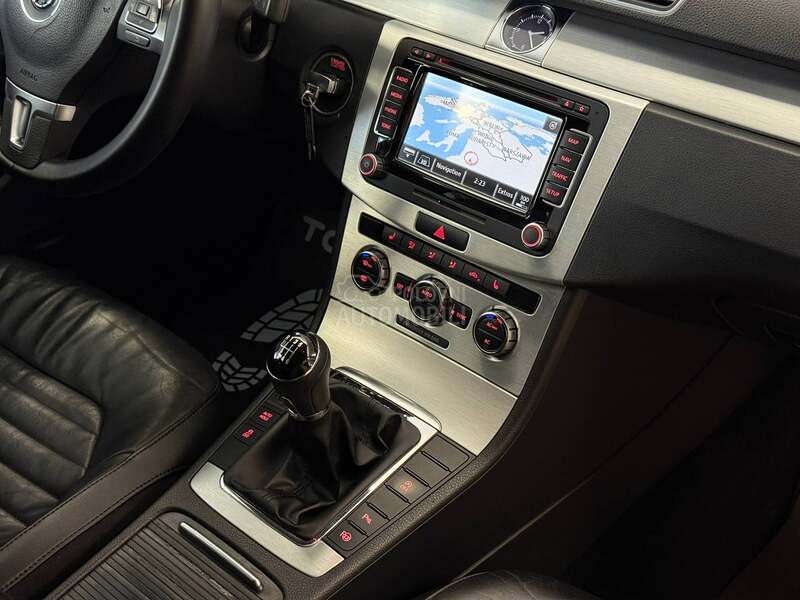 Volkswagen Passat B7 2.0TDI HIGHLINE