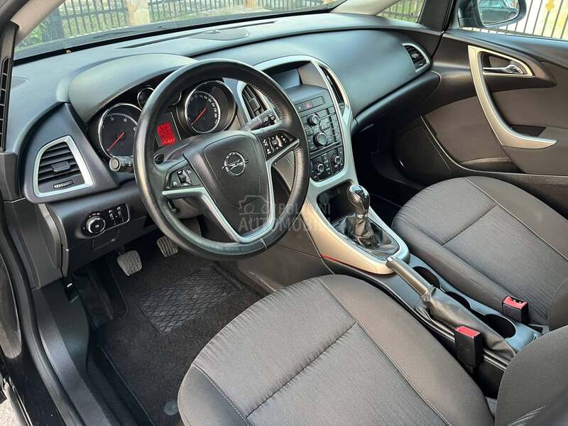 Opel Astra J 1.7cdti
