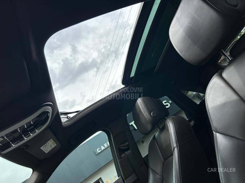 Porsche Macan S/pano