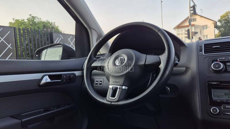 Volkswagen Touran // ORG-KM //