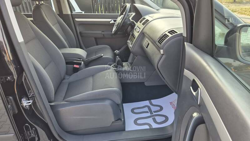 Volkswagen Touran // ORG-KM //