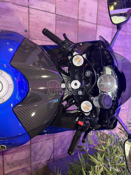 Yamaha R6