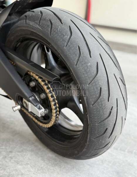 Yamaha R6
