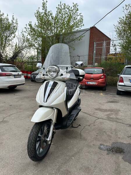 Piaggio Beverly Tourer 300 ie