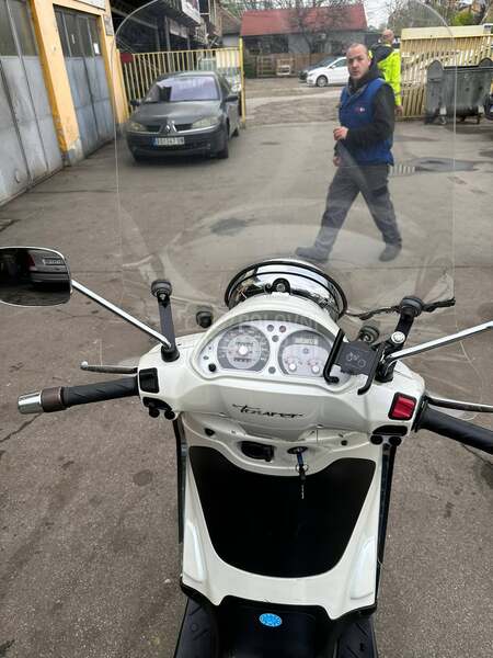 Piaggio Beverly Tourer 300 ie