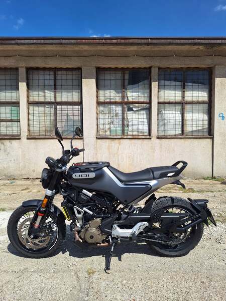 Husqvarna Svartpilen 401