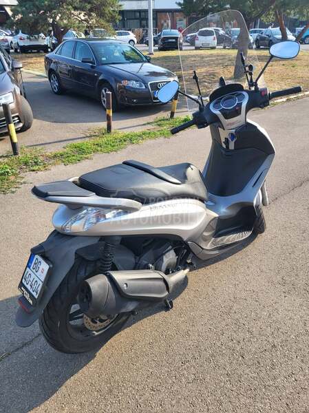 Piaggio Beverly 350 ST