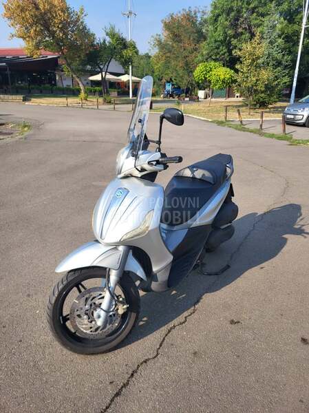 Piaggio Beverly 350 ST