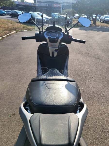 Piaggio Beverly 350 ST
