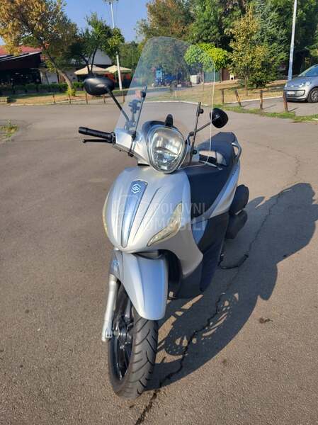 Piaggio Beverly 350 ST