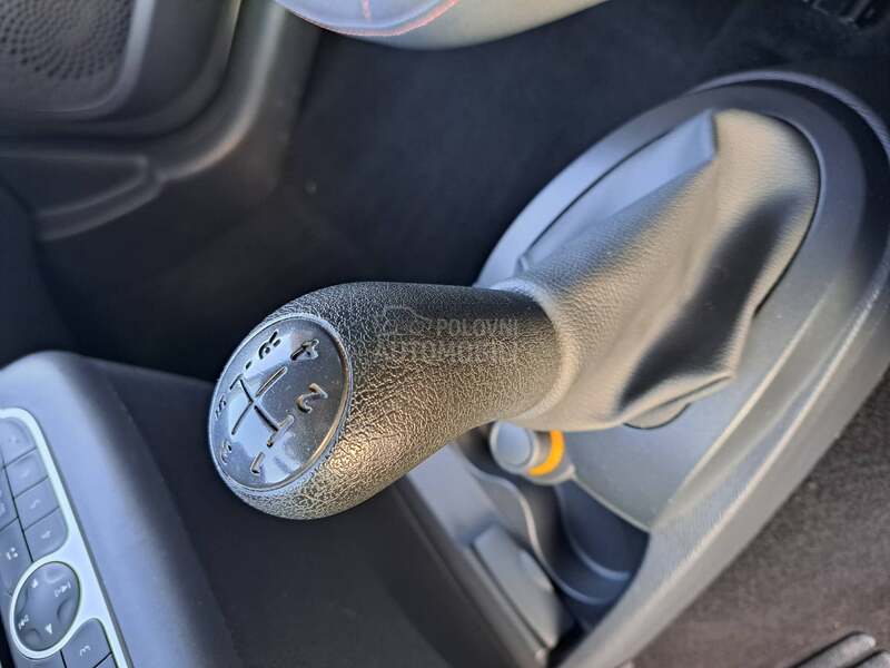 Renault Twingo 1.5 P-O-G-L-E-D-A-J