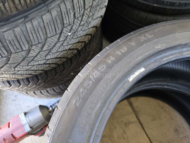Continental 245/45 R19 Letnja
