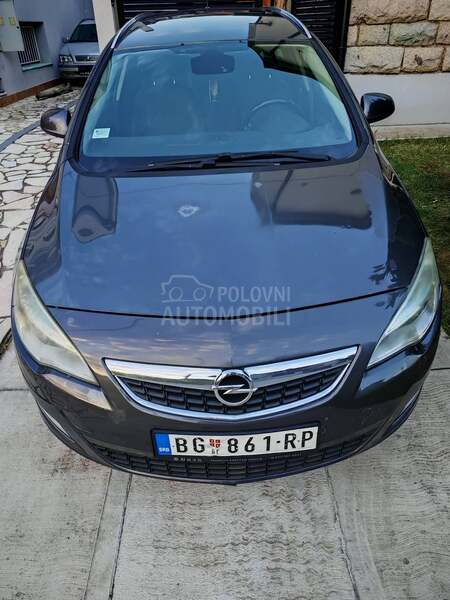Opel Astra J 