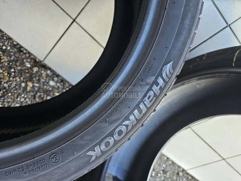 Hankook 225/45 R18 Zimska