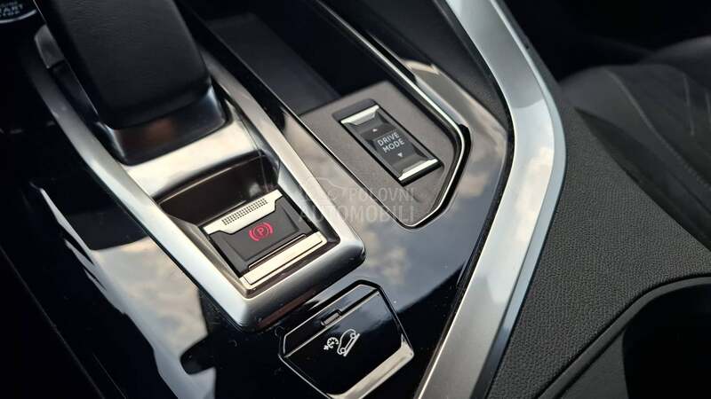 Peugeot 3008 GT HY 300 4x4