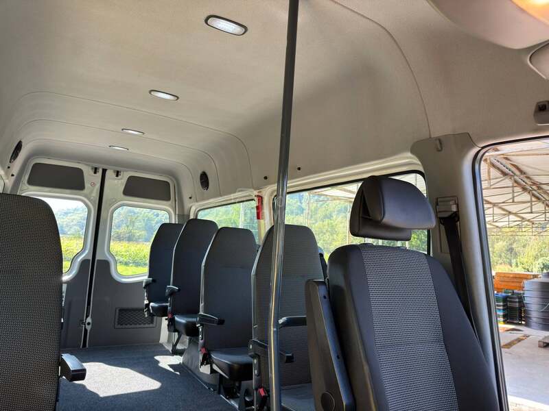 Volkswagen Crafter 2.0 TDI 9 SEDIŠTA