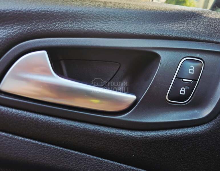 Ford Kuga ST-LlNE/VIGNALE