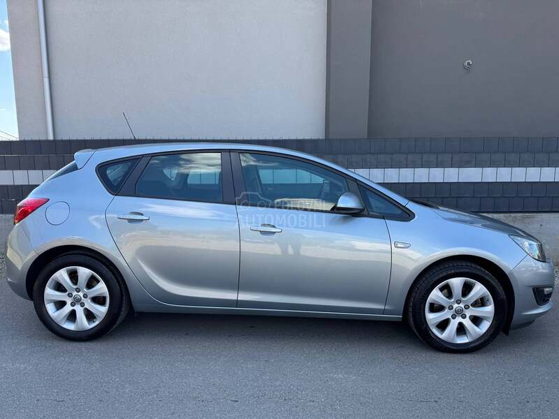 Opel Astra J 1.6 cdti Cosmo CH