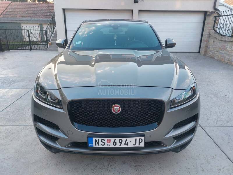 Jaguar F pace 