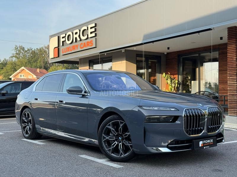 BMW i7 